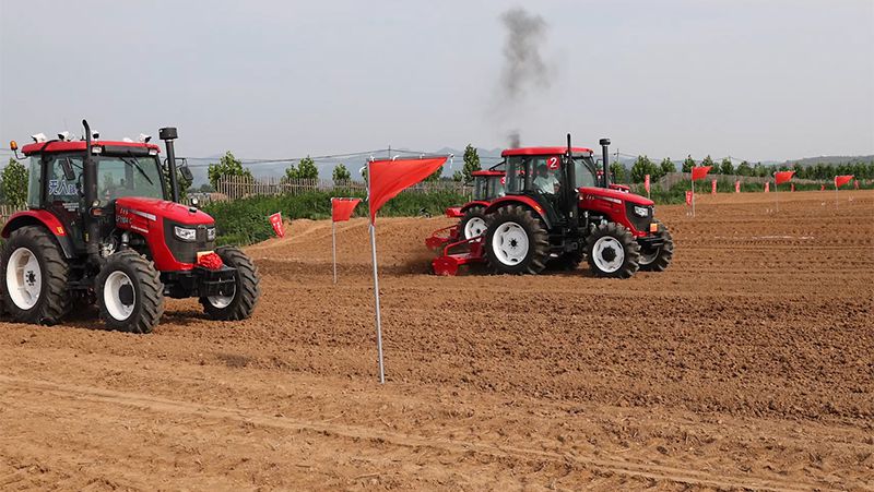 Traktor Tanpa Kemudi LY1104-C Dalam Pengujian